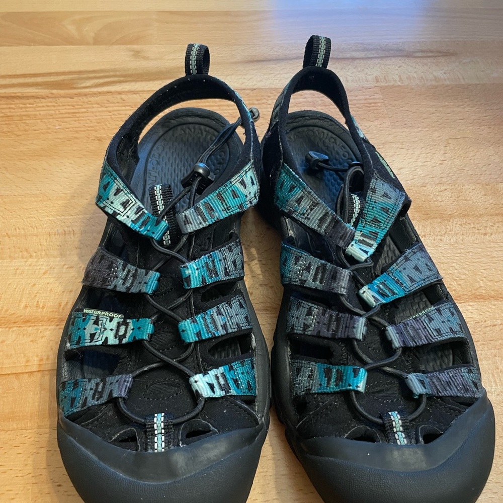Keen Newport Retro Women's Sandals - sz 10